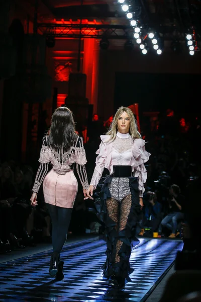 Look 14
